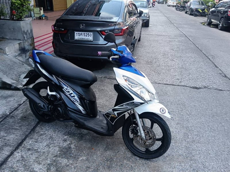 Skydrive 125 ตัวท็อป ล้อแม็ก ปี12 ภาษี69 สวยเท่ห์ เครื่องดียี่ยม ราคา 15500 บาท