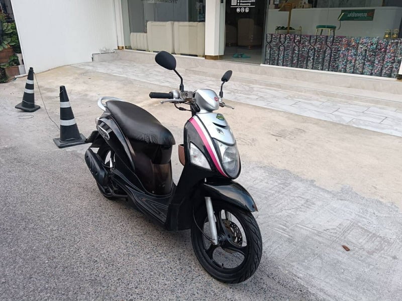 Suzuki Let's ตัวท็อป ล้อแม้ก สวยหรู เครื่องเดิมดียอดเยี่ยม ภาษี69 ราคา 15500 บาท Suzuki Let's ตัวท็อป ล้อแม้ก สวยหรู เครื่องเดิมดียอดเยี่ยม ภาษี69 ราคา 15500 บาท