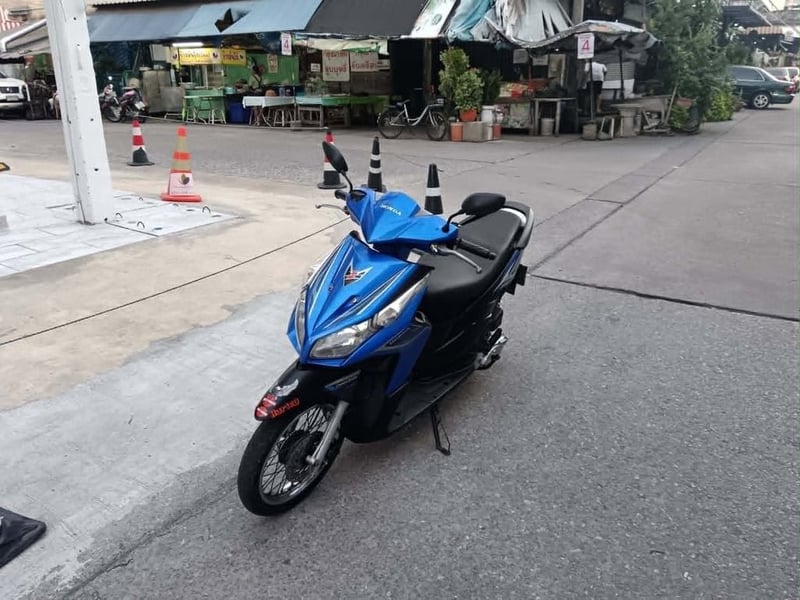 ขาย Honda Click 110i ภาษีปี70 สวยเด่น เครื่องเดิมดีเยี่ยม ราคา 15500 บาท ขาย Honda Click 110i ภาษีปี70 สวยเด่น เครื่องเดิมดีเยี่ยม ราคา 15500 บาท