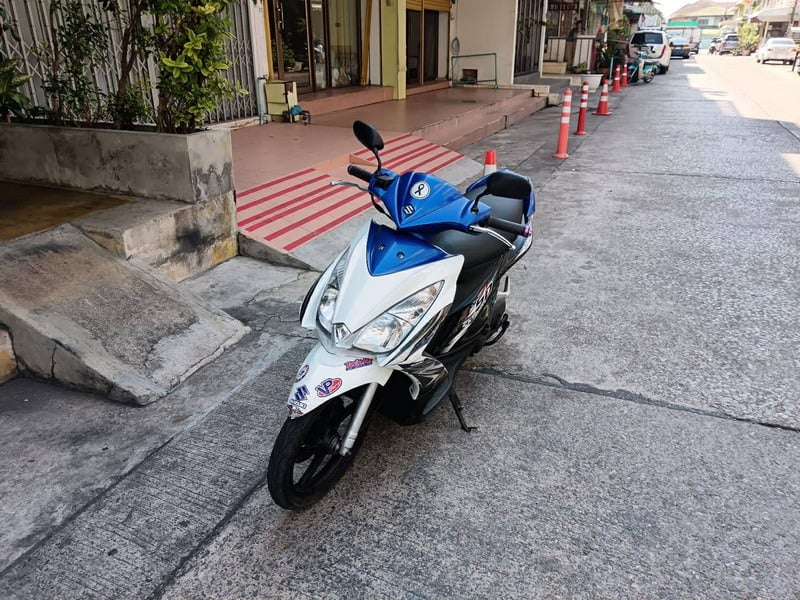 Skydrive 125 ตัวท็อป ล้อแม็ก ปี12 ภาษี69 สวยเท่ห์ เครื่องดียี่ยม ราคา 15500 บาท