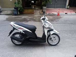 Honda Click 110i ตัวท้อป ล้อแม็ก คอมบายเบรค ภาษีมิ.ย.70 สวยเด่น เครื่องเดิมๆดีเยี่ยม ราคา 16000 บาท