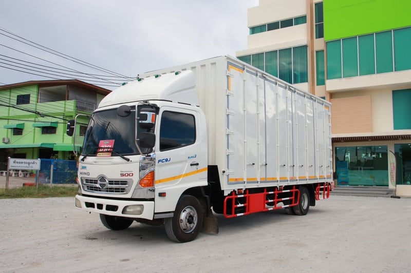 HINO FC 175แรงม้า รถบรรทุก 6ล้อ ตู้แห้ง ปี2013 HINO FC 175แรงม้า รถบรรทุก 6ล้อ ตู้แห้ง ปี2013