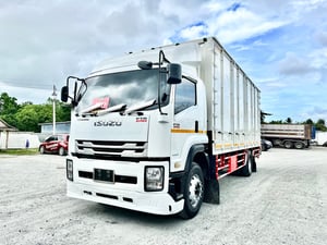 ISUZU FTR 240แรงม้า รถบรรทุก 6ล้อ ตู้แห้ง ปี2018