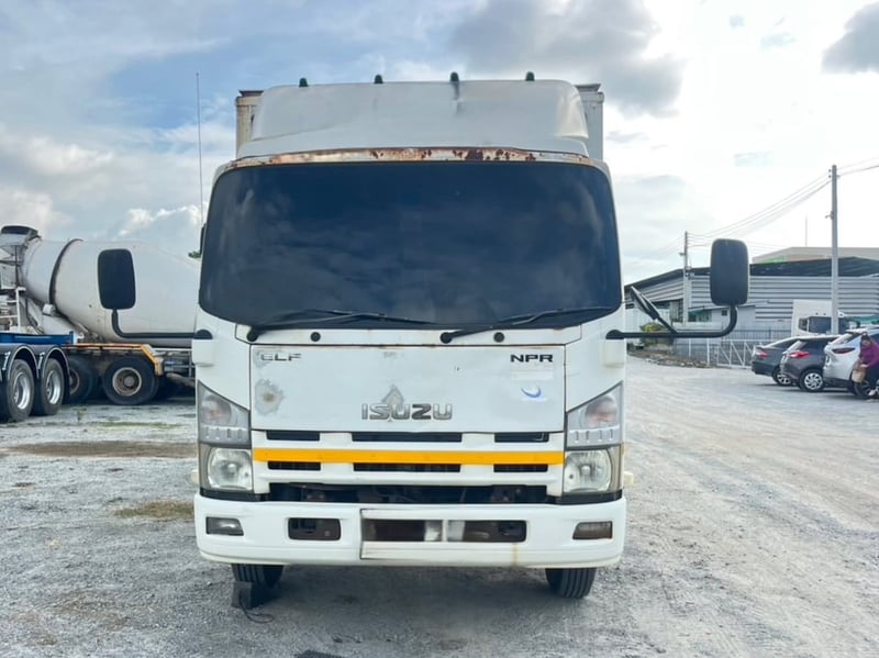 ISUZU NPR 150แรงม้า รถบรรทุก 6ล้อ ตู้แห้ง ปี2013 ISUZU NPR 150แรงม้า รถบรรทุก 6ล้อ ตู้แห้ง ปี2013