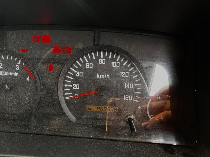ISUZU NPR 150แรงม้า รถบรรทุก 6ล้อ ตู้แห้ง ปี2013