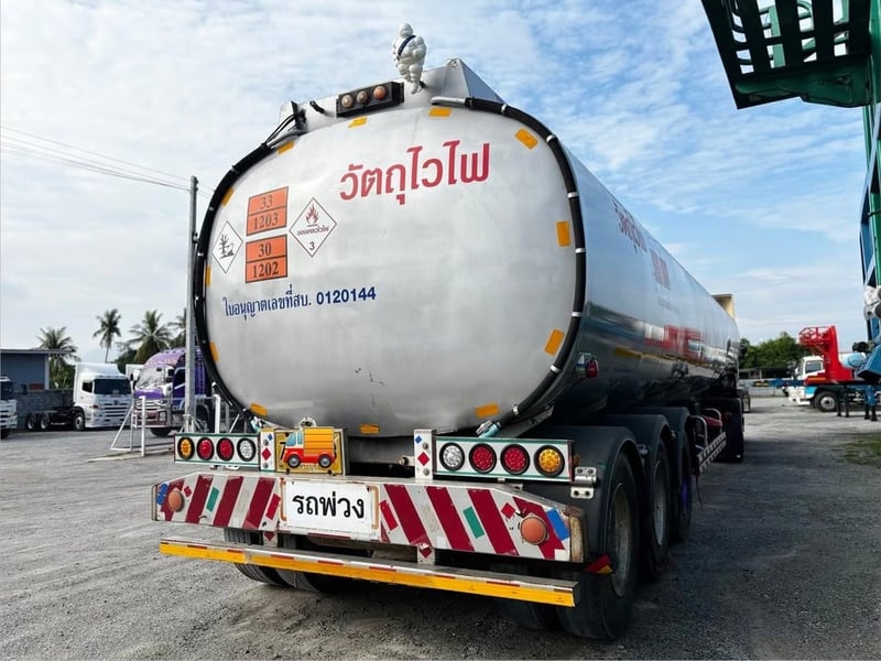 หางน้ำมันสามเพลา 42,000ลิตร อู่บันเทิงรุ่งเรือง ปี58 หางน้ำมันสามเพลา 42,000ลิตร อู่บันเทิงรุ่งเรือง ปี58