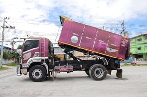 ISUZU FTR 240แรงม้า รถบรรทุก 6ล้อ ดั้มพ์ ปี2022 เลขไมล์ 188,000 กม. ISUZU FTR 240แรงม้า รถบรรทุก 6ล้อ ดั้มพ์ ปี2022 เลขไมล์ 188,000 กม.