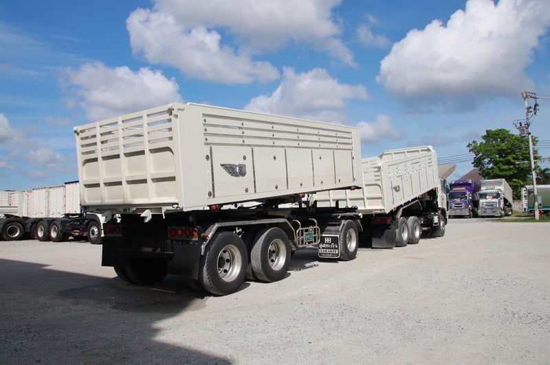 HINO FM 344แรงม้า รถบรรทุก 10ล้อ พ่วงแม่ลูก ปี2013 HINO FM 344แรงม้า รถบรรทุก 10ล้อ พ่วงแม่ลูก ปี2013