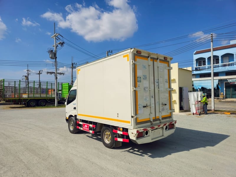 HINO XZU 136แรงม้า รถบรรทุก 4ล้อ ตู้แห้ง ปี2022