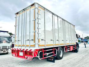 ISUZU FTR 240แรงม้า รถบรรทุก 6ล้อ ตู้แห้ง ปี2018 ISUZU FTR 240แรงม้า รถบรรทุก 6ล้อ ตู้แห้ง ปี2018