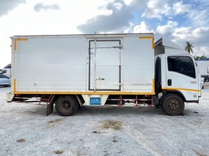 ISUZU NPR 150แรงม้า รถบรรทุก 6ล้อ ตู้แห้ง ปี2013 ISUZU NPR 150แรงม้า รถบรรทุก 6ล้อ ตู้แห้ง ปี2013