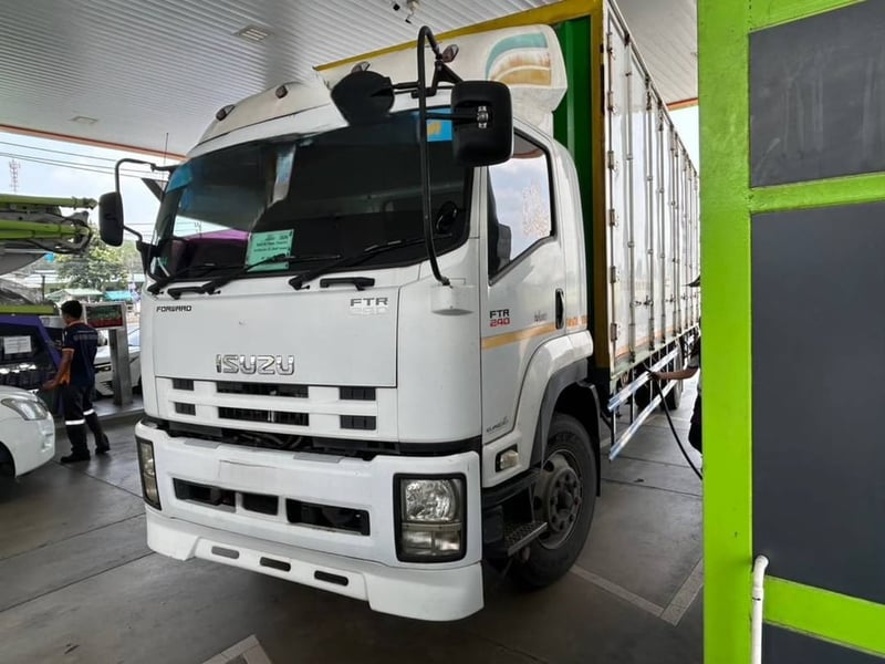 #Vาย หกล้อตู้สิบบาน Isuzu Ftr 240 แรง ปี 2559 (3447) #Vาย หกล้อตู้สิบบาน Isuzu Ftr 240 แรง ปี 2559 (3447)