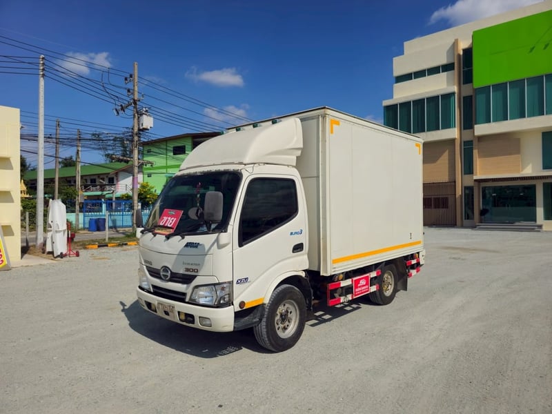 HINO XZU 136แรงม้า รถบรรทุก 4ล้อ ตู้แห้ง ปี2022