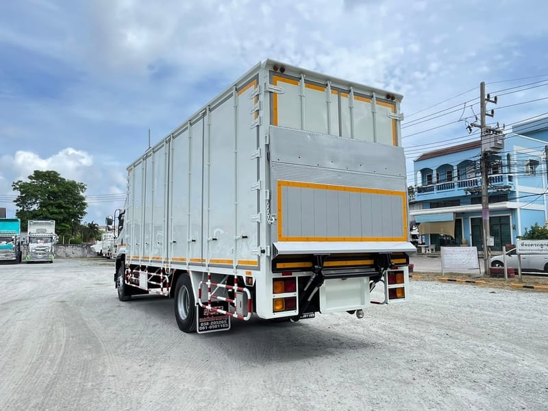 ISUZU FTR 240แรงม้า รถบรรทุก 6ล้อ ตู้แห้ง ปี2022 ISUZU FTR 240แรงม้า รถบรรทุก 6ล้อ ตู้แห้ง ปี2022