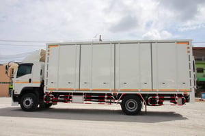 ISUZU FTR 420แรงม้า รถบรรทุก 6ล้อ ตู้แห้งมีลิฟต์ท้าย ปี2022