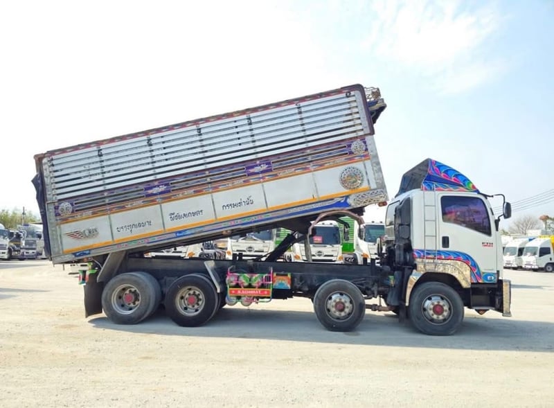 ISUZU FYH 360แรงม้า รถบรรทุก 12ล้อ ดั้มพ์ ปี2012 ISUZU FYH 360แรงม้า รถบรรทุก 12ล้อ ดั้มพ์ ปี2012