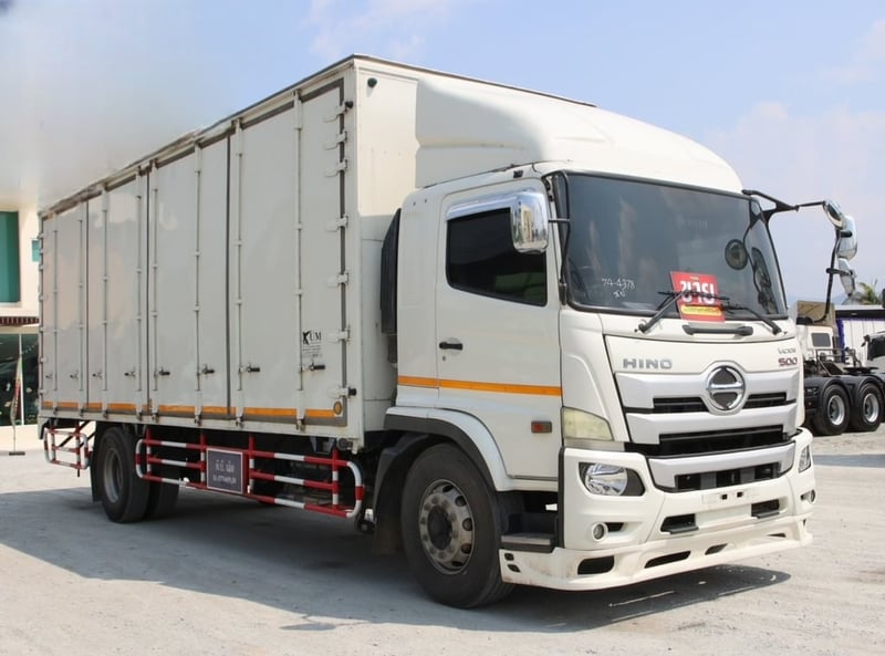 หกล้อสิบบาน HINO FG8J  240 แรงม้า ปี 2561 (4378)