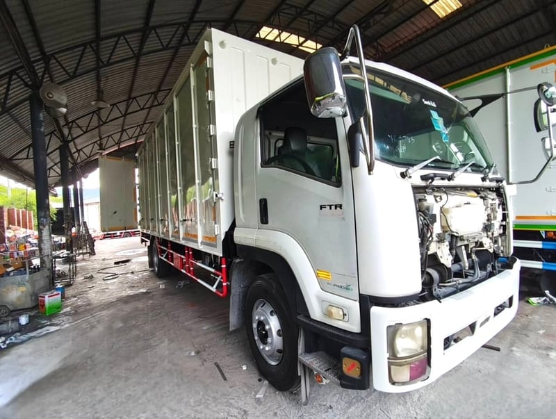 HINO FTR 240แรงม้า รถบรรทุก 6ล้อ ตู้แห้ง ปี2014 เลขไมล์น้อยกว่า 800,000 กม.