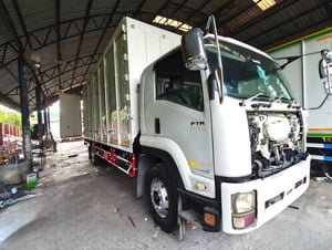 HINO FTR 240แรงม้า รถบรรทุก 6ล้อ ตู้แห้ง ปี2014 เลขไมล์น้อยกว่า 800,000 กม.