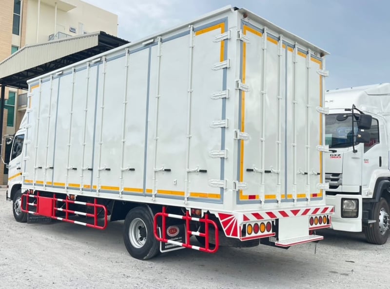 HINO FC 175แรงม้า รถบรรทุก 6ล้อ ตู้แห้ง ปี2013 HINO FC 175แรงม้า รถบรรทุก 6ล้อ ตู้แห้ง ปี2013