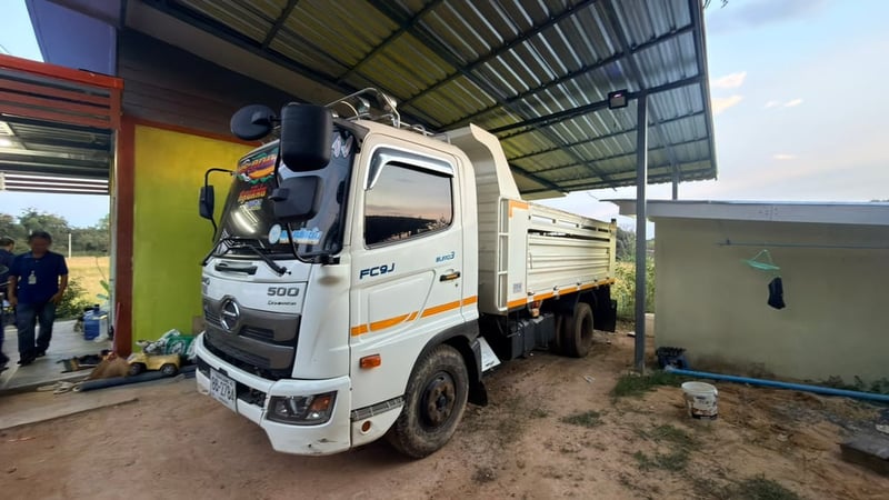 ขายรถบรรทุก HINO FC210 กระบะดั้ม ราคา 1,100,000 สภาพพร้อมใช้งาน จดทะเบียนปี 2565