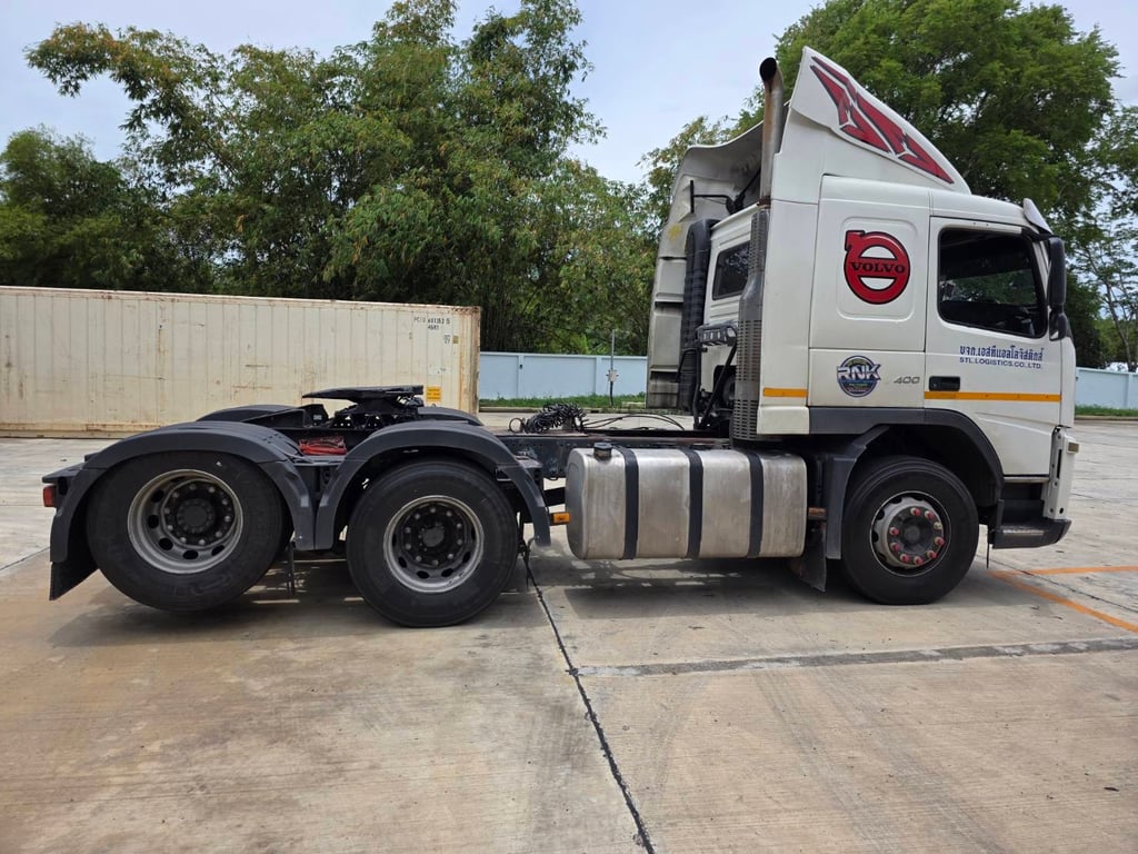 VOLVO FM 400 แรงม้า รถบรรทุกหัวลาก 10 ล้อ ปี 2011 VOLVO FM 400 แรงม้า รถบรรทุกหัวลาก 10 ล้อ ปี 2011