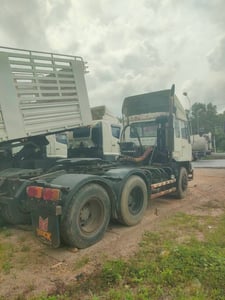 MITSUBISHI FUSO FN 320แรงม้า(เปลี่ยนเครื่องยนต์เป็นของ HINO)รถบรรทุก หัวลาก 10ล้อ หัวลาก เฉพาะหัว ปี2005 MITSUBISHI FUSO FN 320แรงม้า(เปลี่ยนเครื่องยนต์เป็นของ HINO)รถบรรทุก หัวลาก 10ล้อ หัวลาก เฉพาะหัว ปี2005