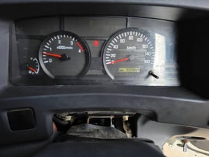 ISUZU NQR 175 แรงม้า รถบรรทุก 6 ล้อ ตู้แห้ง ปี 2013