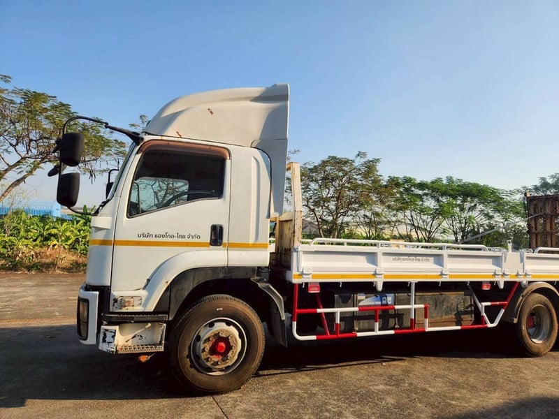 ISUZU FVM 300แรงม้า รถบรรทุก 10ล้อ พ่วงแม่ลูก ปี2012 ISUZU FVM 300แรงม้า รถบรรทุก 10ล้อ พ่วงแม่ลูก ปี2012