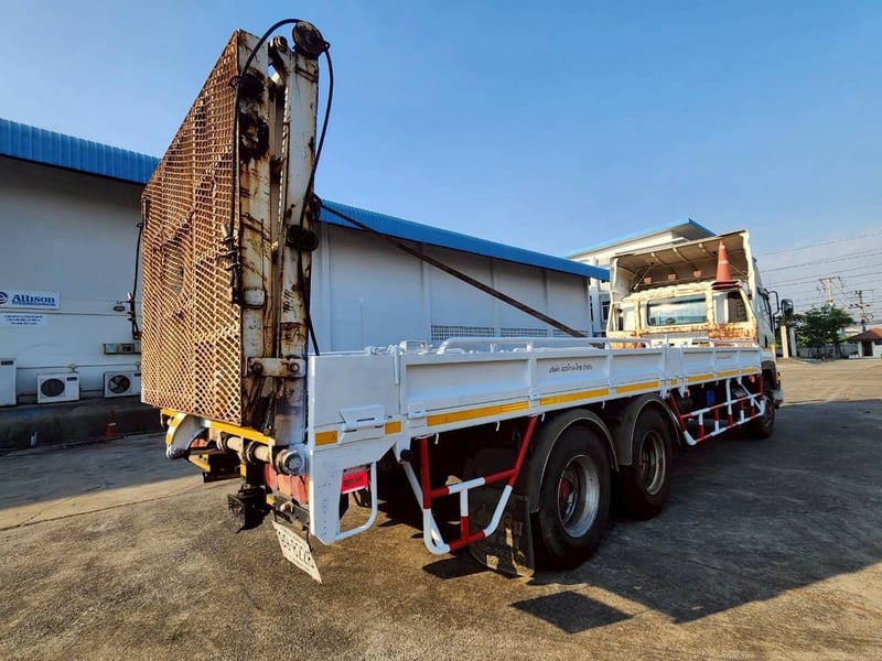 ISUZU FVM 300แรงม้า รถบรรทุก 10ล้อ พ่วงแม่ลูก ปี2012 ISUZU FVM 300แรงม้า รถบรรทุก 10ล้อ พ่วงแม่ลูก ปี2012