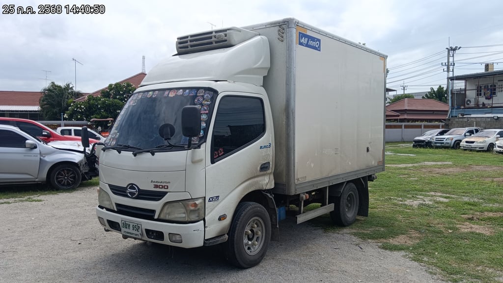 XZU 4ล้อ ตู้เย็น ปี23 (3ฒห-952)