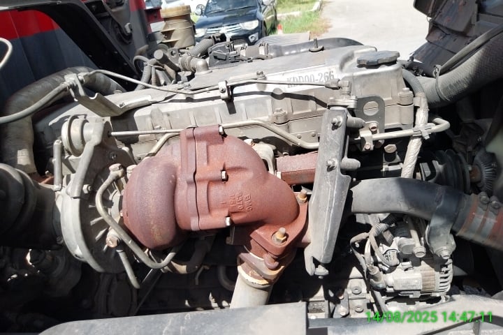 ISUZU FTR 6ล้อ ตู้แห้ง ปี22  (70-8197)