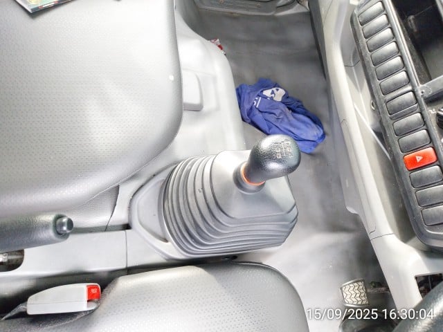 HINO XZU  ตู้แห้ง ปี22  (3ฒพ-6795)