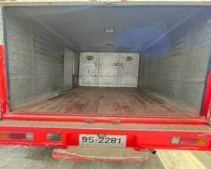 ISUZU NKR 100แรงม้า ตู้แห้ง ปี45 (95-9581) ISUZU NKR 100แรงม้า ตู้แห้ง ปี45 (95-9581)