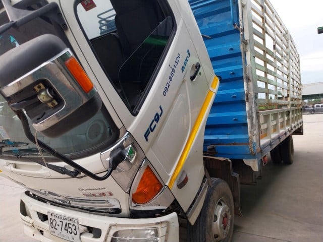 HINO FC รถบรรทุก 6ล้อ กระบะคอกสูง ปี2019 (82-7453 ) HINO FC รถบรรทุก 6ล้อ กระบะคอกสูง ปี2019 (82-7453 )