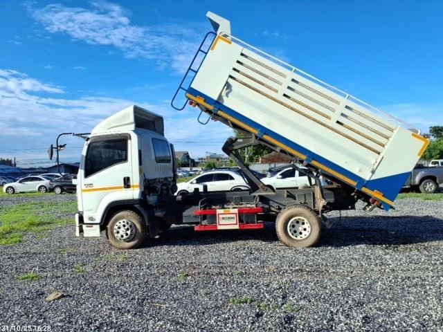 ISUZU FRR รถบรรทุก 6ล้อ ดั้มพ์ ปี2021 (80-7729 ) ISUZU FRR รถบรรทุก 6ล้อ ดั้มพ์ ปี2021 (80-7729 )