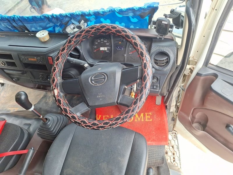 HINO FC รถบรรทุก 6ล้อ กระบะคอกสูง ปี2023  (84-4167)