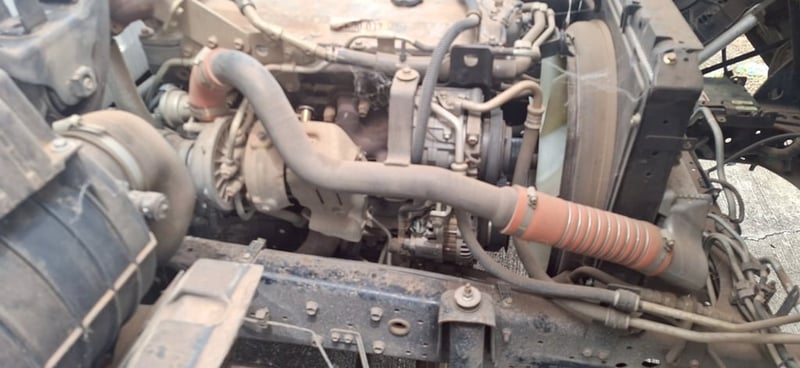 ISUZU FRR 210แรง 6ล้อ ตู้แห้ง ปี23 (90-5479) ISUZU FRR 210แรง 6ล้อ ตู้แห้ง ปี23 (90-5479)