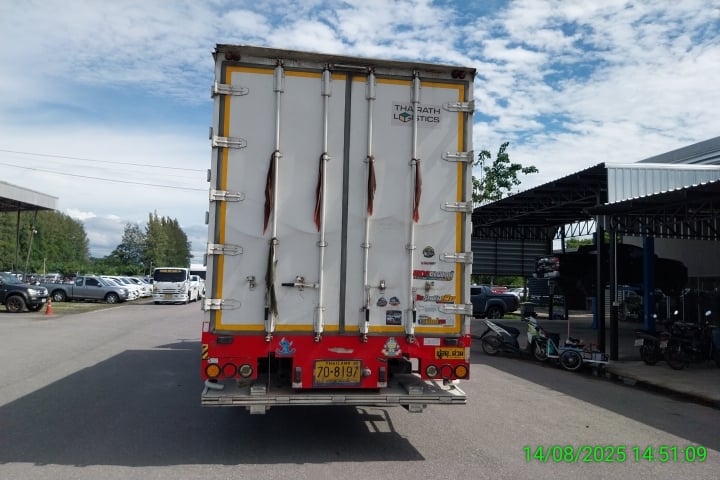 ISUZU FTR 6ล้อ ตู้แห้ง ปี22  (70-8197)