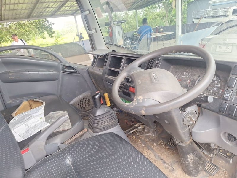 ISUZU NMR รถบรรทุก 6ล้อ ดั้มพ์ ปี2021 (53-6587)