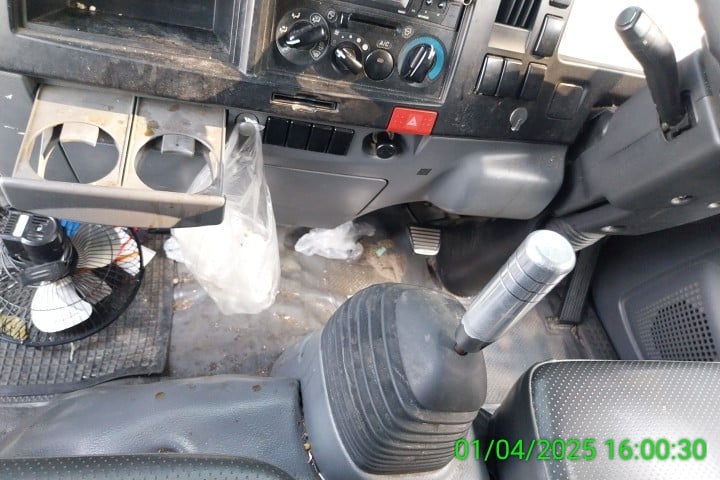 NLR 130แรง 4ล้อ ตู้แห้ง ปี21 (3ฒต-661 )