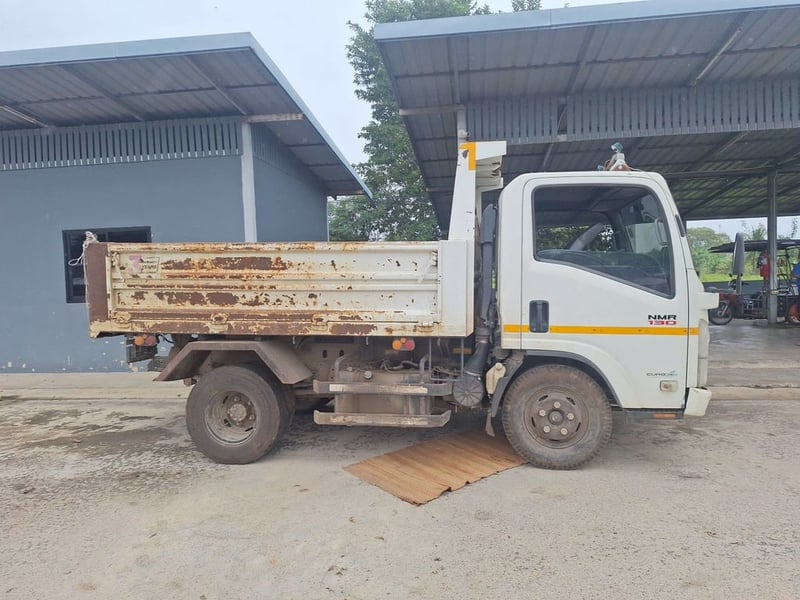 ISUZU NMR รถบรรทุก 6ล้อ ดั้มพ์ ปี2021 (53-6587)