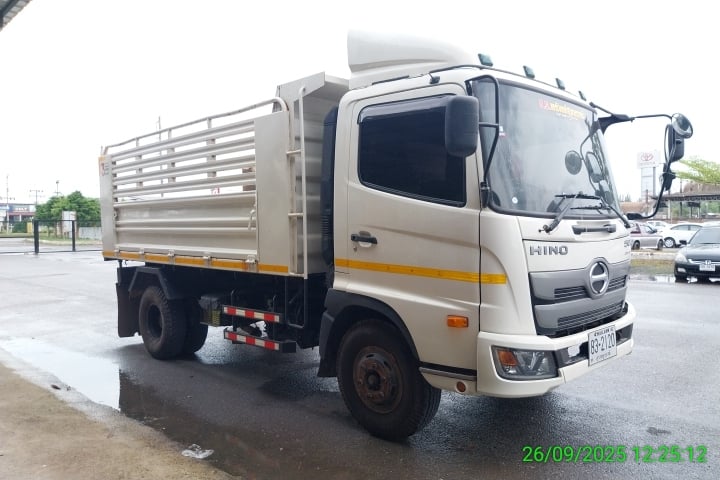 HINO FC รถบรรทุก 6ล้อ กระบะคอกสูง ปี2022 (83-2120 ) HINO FC รถบรรทุก 6ล้อ กระบะคอกสูง ปี2022 (83-2120 )