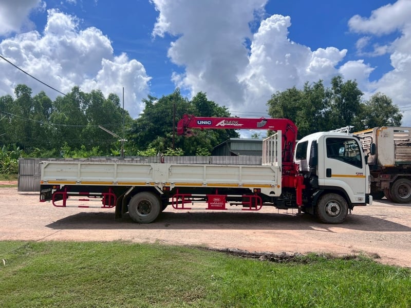 ISUZU FRR 210แรง  6ล้อ ปี2022 (84-7582)