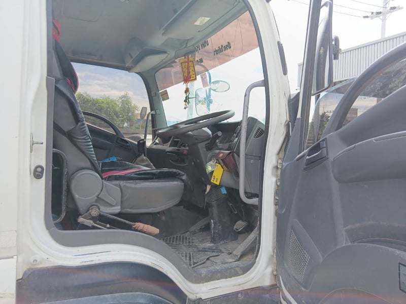 ISUZU FRR 210แรง 6ล้อ กระบะคอกสูง ปี20 (83-6269) ISUZU FRR 210แรง 6ล้อ กระบะคอกสูง ปี20 (83-6269)