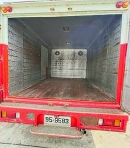 ISUZU NKR 100แรงม้า ตู้แห้ง ปี46 (95-9583) ISUZU NKR 100แรงม้า ตู้แห้ง ปี46 (95-9583)