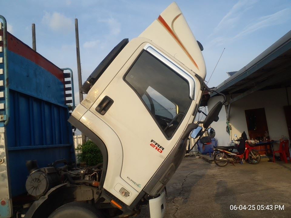 FRR 210แรง 6ล้อ กระบะคอกสูง ปี21 (72-2409 )
