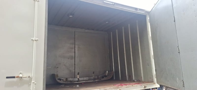 ISUZU FRR 210แรง 6ล้อ ตู้แห้ง ปี23 (90-5479) ISUZU FRR 210แรง 6ล้อ ตู้แห้ง ปี23 (90-5479)