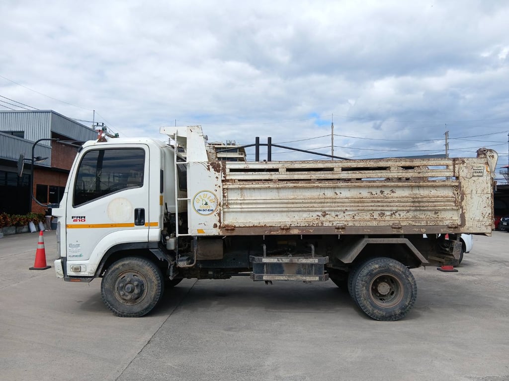 ISUZU FRR 210แรง 6ล้อ กระบะคอกสูง ปี20 (83-6269)