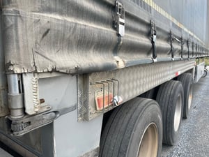 หางผ้าใบ